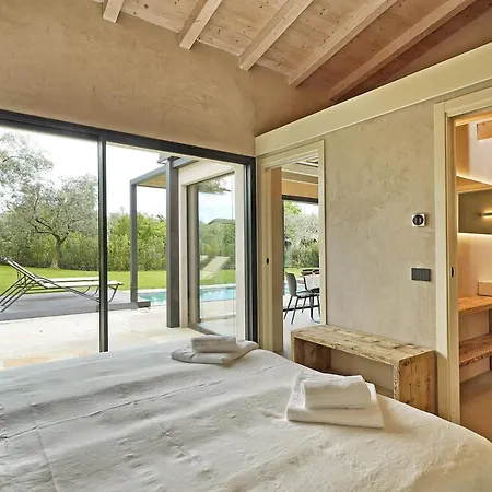 Pelacà 1931 Small With Minipool Roina